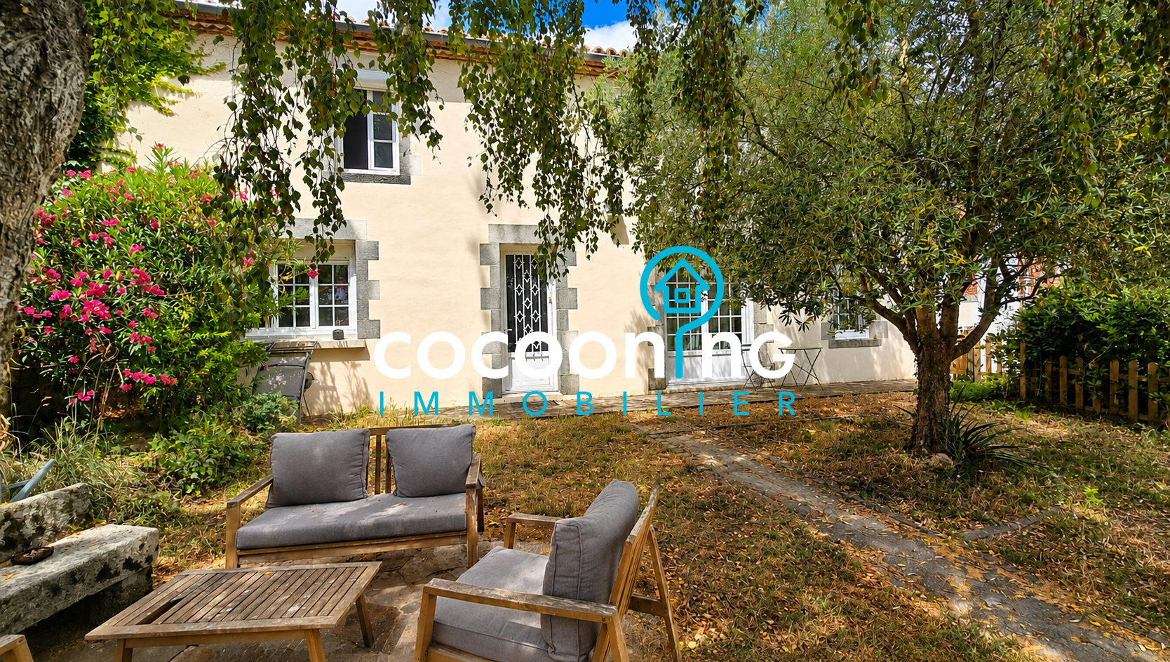 Grande maison familiale en village