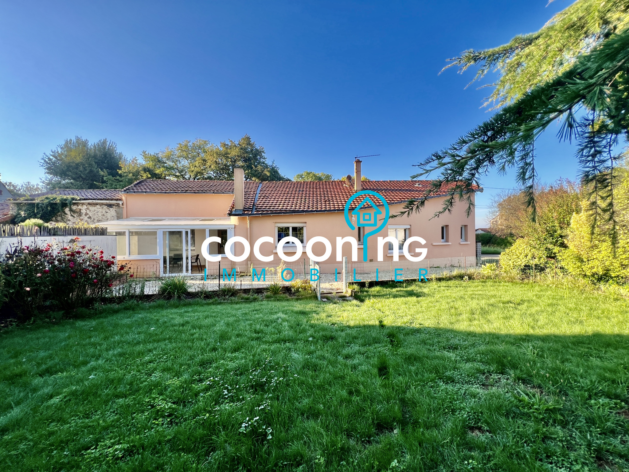 BELLE MAISON FAMILIALE AVEC GRAND JARDIN ET DÉPENDANCES